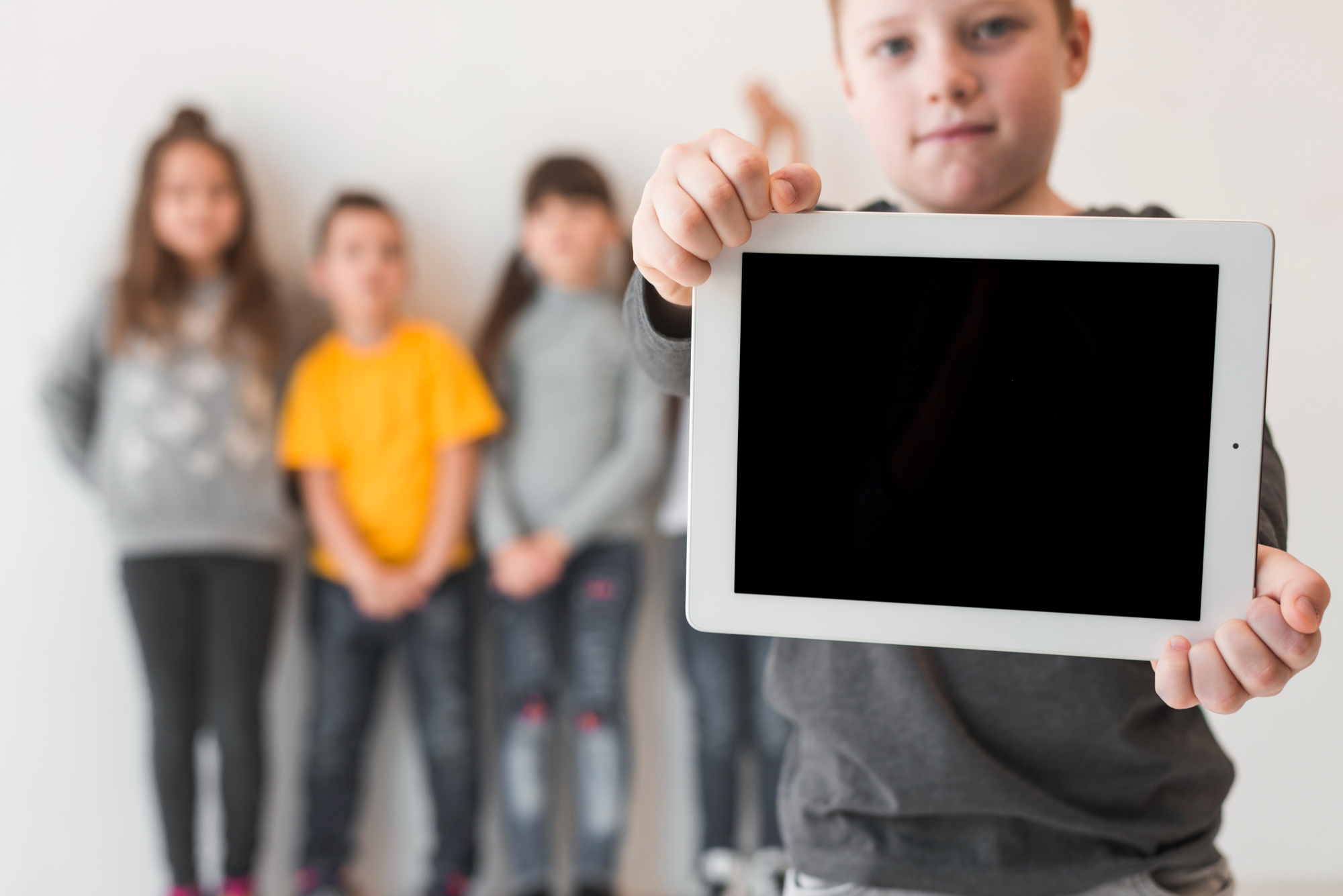 Dépendance aux écrans : comment re-capter l’attention des enfants ?
